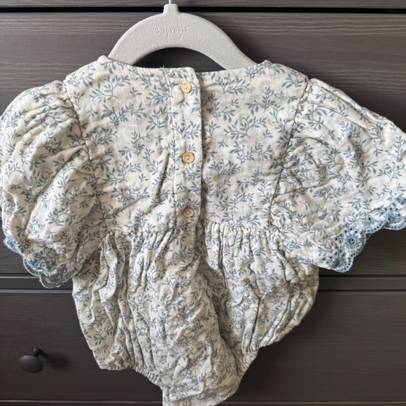 Rylee and Cru Kalea Romper - Picture 3 of 4